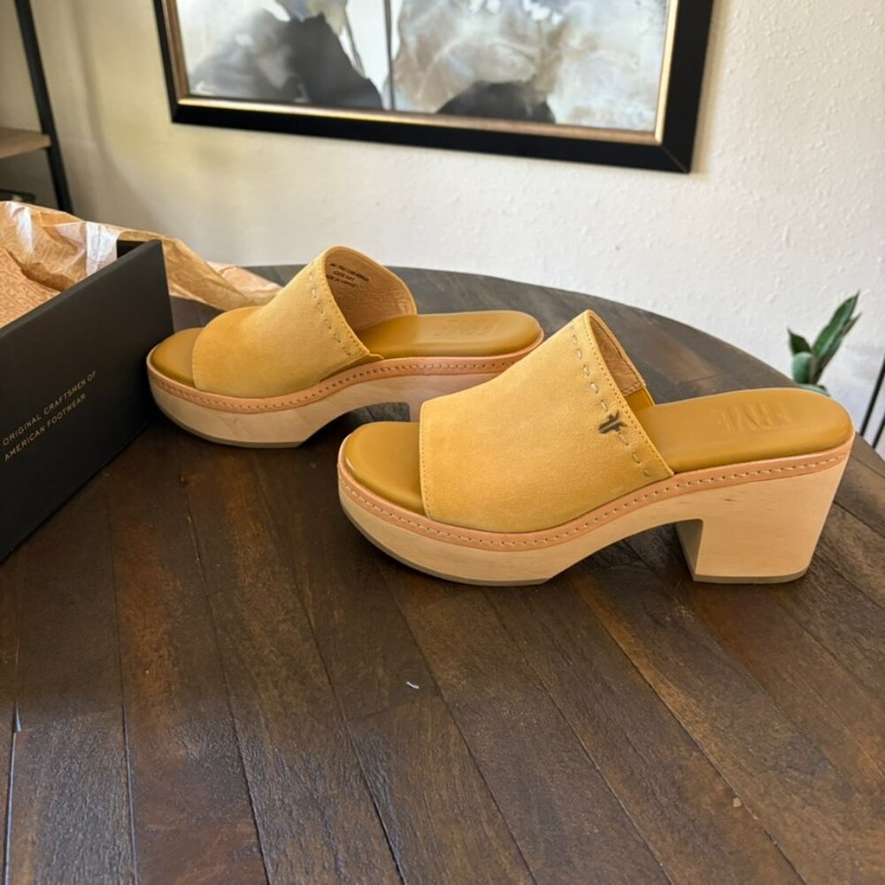Frye Hazel 2 Slide, Marigold 8 - Picture 4 of 7